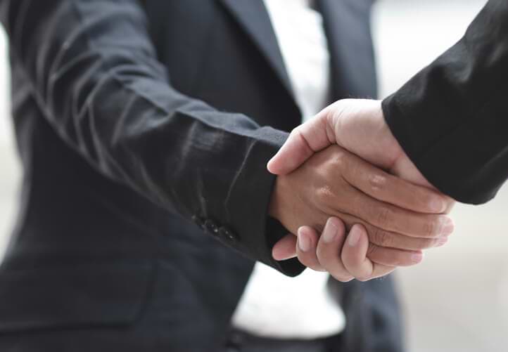 Individuelle  Auftragsbearbeitung von Frontplatten oder anderen Metallschildern!